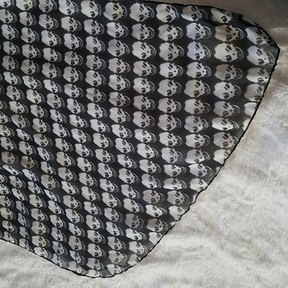 Extraterrestrial Skull Oblong Scarf